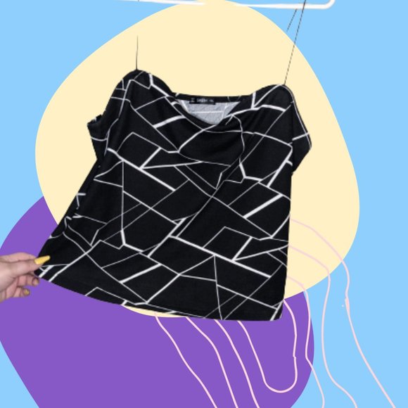 Plus Black and White Geometric Crop Top - Picture 2 of 4